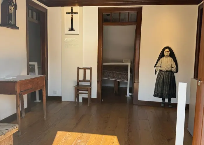 Perto Do Santuario *